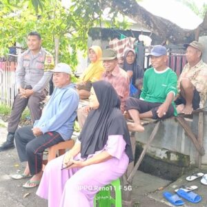 Bhabinkamtibmas Desa Adu Gencar Sosialisasikan Kamtibmas dan Ketahanan Pangan Menuju Indonesia Emas 2045