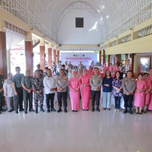 Polri Peduli, Polda NTB Gelar Bakti Kesehatan dan Bansos Sambut Hari Bhayangkara ke-79