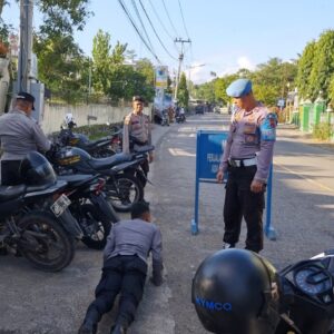 Kanit Propam Polsek Wawo Gelar Gaktibplin, Periksa Disiplin dan Kelengkapan Personel