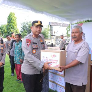 Kapolres Sumbawa Barat Pimpin Bakti Sosial dan Bakti Kesehatan, Hadirkan Pelayanan Langsung untuk Masyarakat