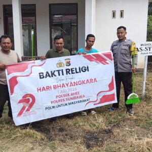 Polsek Rhee dan Warga Bersatu dalam Bakti Religi Sambut Hari Bhayangkara ke-79