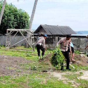 Pupuk Semangat Gotong Royong Sambut HUT Ke-79 Bhayangkara, Polsek Sanggar Menggelar Bhakti Religi