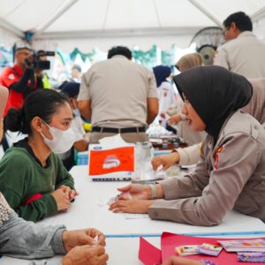 Kapolri Hadiri CFD Hari Bhayangkara ‘Polri untuk Masyarakat’, Disambut Antusias Warga