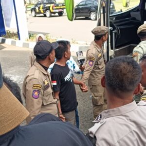 Polsek Rasanae Barat Laksanakan Pengamanan Pemulangan Jamaah Haji Kota Bima Tahun 2025