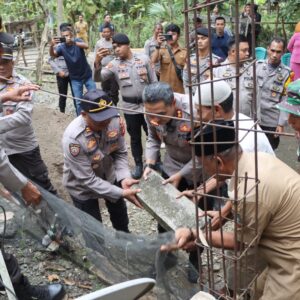 Kapolres Bima Kota Laksanakan Program Bedah Rumah Sambut Hari Bhayangkara ke-79