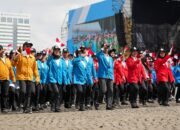 Bukti Polri Dekat Dengan Masyarakat, Berbagai Komunitas Ikut Dalam Defile HUT Bhayangkara ke-79