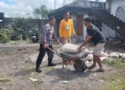Bhabinkamtibmas Desa Ta’a Bersama Warga Gotong Royong Bangun Masjid