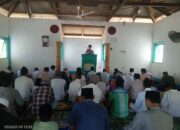 Menebar Pesan Damai di Hari Jum’at, Kapolsek Pekat Ajak Jamaah Jaga Kamtibmas