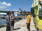 Satuan polairud polres dompu gelar pam pelabuhan di calabai, awasi bongkar muat jagung