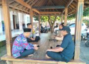 Bhabinkamtibmas Desa Taman Indah Ajak Masyarakat Jaga Kamtibmas Melalui Patroli Dialogis.