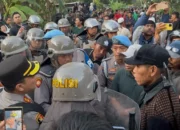 Kapolres Lombok Barat Redam Ketegangan Aksi Spontanitas Massa di Lembar