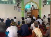 Kapolsek Labuhan Badas Isi Khutbah Jumat Imbau Jamaah Jaga Kondusifitas dan Bijak di Medsos