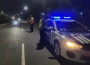 Patroli Malam Polres Lobar Sisir Bypas, Waspadai Pohon Tumbang Akibat Cuaca Ekstrem