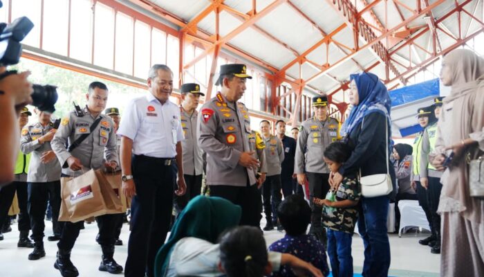 Kapolri Tinjau Kesiapan Pelayanan dan Pengamanan Nataru di Stasiun Tawang Semarang