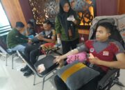 Personel Polres Sumbawa Barat turut warnai kegiatan Donor Darah Dalam Rangka Peringatan HUT Persit Kartika Candra Kirana Ke-80