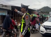 Melalui Program Satlantas Menyapa, Satlantas Polres Bima Edukasi Masyarakat Petingnya Tertib Berlalulintas
