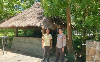 Patroli Siang Pos Pol Selong Belanak, Polisi Pastikan Keamanan Penginapan dan Villa di Desa Mekarsari