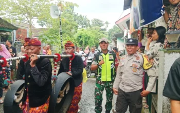 Sinergi TNI-Polri Kawal Ratusan Warga dalam Tradisi Nyongkolan, Pastikan Kondusivitas Wilayah Kuripan