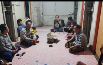 Bhabinkamtibmas Desa Sugian Giat Sambang dan Patroli Malam, Ajak Warga Jaga Kamtibmas serta Dukung Ketahanan Pangan