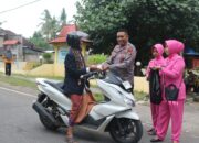 Polsek Woja Berbagi 700 Paket Takjil, Wujud Kepedulian dan Kedekatan Polri dengan Masyarakat di Bulan Ramadhan