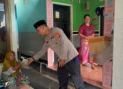 Ditpolairud Polda NTB Bagikan Takjil kepada Nelayan di Pantai Gading Mataram