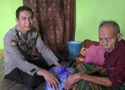 Menebar Kasih di Bulan Suci Ramadhan, Bhabinkamtibmas Polsek Woha Salurkan Bantuan Sembako Bagi Lansia