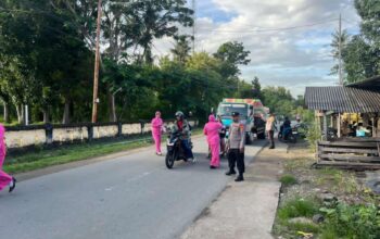 Polsek Moyo Hulu Bersama Bhayangkari Bagikan 100 Paket Takjil di Jalur Sumbawa-Lunyuk  