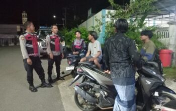 **Polsek Sekongkang Gencarkan Patroli Dialogis, Libatkan Pemuda Jaga Stabilitas Kamtibmas**