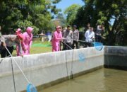 Kapolda NTB Pimpin Panen Ikan di SPN Belanting, Dukung Program Ketahanan Pangan Nasional