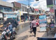 Pelumas Bekas Tumpah, Polsek Bolo Terjun ke TKP Lakukan Pengaturan dan Penjagaan Arus Lalulintas