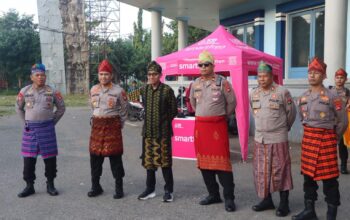 Hadiri HUT Kota Bima Ke 24, Kapolres Bima Kabupaten Kenakan Sarung Tenun Khas Bima