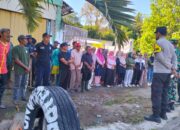 Bhabinkamtibmas Kelurahan Dalam Bersama Warga Gelar Gotong Royong Jumat Bersih di Jembatan Pelangi