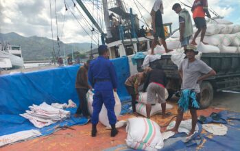 Sat Polairud Polres Bima Kota Laksanakan Pengawasan dan Imbauan Keselamatan Kerja di Pelabuhan Laut Bima