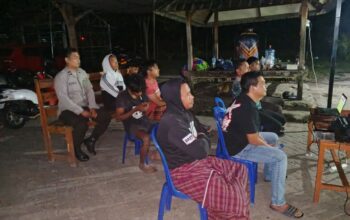 Polsek Sekongkang Gelar Nobar Piala Dunia FIFA 2026 Bersama Masyarakat, Suasana Penuh Kebersamaan
