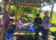 BHABINKAMTIBMAS DESA KAMPASI MECI AJAK WARGA MANFAATKAN PEKARANGAN UNTUK DUKUNG KETAHANAN PANGAN
