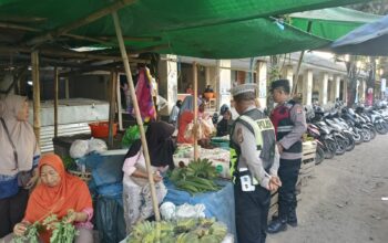 Polsek Kayangan Gelar Patroli KRYD, Sasar Bank, Pertokoan dan Tambak Udang Antisipasi 3C