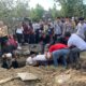 Wujud Solidaritas, Kapolsek Plampang Bersama Jajaran Hadiri Pemakaman Orang Tua Personel Polsek