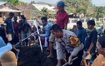 Polres Bima Kota Hadir di Tengah Duka, Bhabinkamtibmas Berikan Dukungan Moril kepada Keluarga Almarhumah