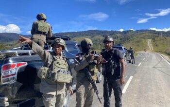 Patroli Gabungan Satgas Ops Damai Cartenz-2026 Hadirkan Rasa Aman bagi Warga melalui Sambang di Lanny Jaya