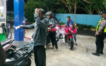 Patroli Dialogis Malam Hari, Polsek Jereweh Ajak Warga Jaga Kamtibmas dan Bijak Bermedia Sosial