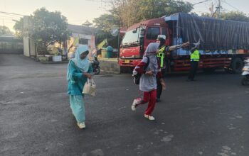Unit Lantas Polsek Rasanae Barat Laksanakan Strong Point Pagi, Wujudkan Keamanan dan Kelancaran Lalu Lintas