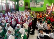 Satlantas Polres Sumbawa Barat Edukasi Keselamatan Berlalu Lintas Melalui Program Police Goes to School