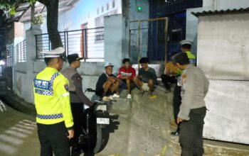 Patroli Harkamtibmas Polres Dompu Intensif Sambangi Titik Keramaian, Edukasi Remaja Cegah Kenakalan dan Gangguan Kamtibmas