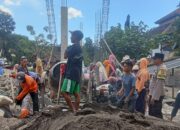 Hadiri Gotong Royong Pembangunan Masjid, Bhabinkamtibmas Polres Bima Kota Himbau Warga Jaga Kamtibmas