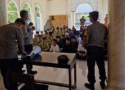 Lindungi Mental Generasi Muda, Polsek Sekotong Turun Langsung Edukasi Siswa SMP-IT Insan Budimulya