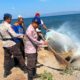 Sat Polairud Polres Dompu Perkuat Kemitraan dengan Masyarakat Lewat Aksi Bersih Pantai, Polisi Penolong, dan Binmas Perairan
