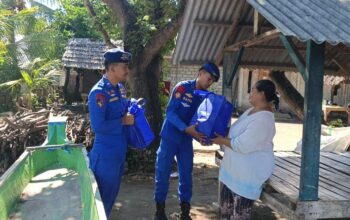 Gerakan 1000 Rupiah Ditpolairud Polda NTB Hadirkan Bantuan Sosial bagi Masyarakat Pesisir Lombok Timur