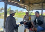 Bhabinkamtibmas Desa Apitaik Ajak Warga Bersama Jaga Kamtibmas dan Tingkatkan Ronda Malam
