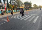 Beri Rasa Aman bagi Pelajar, Personel Polsek Utan Gelar Pengaturan Lalu Lintas Pagi di Depan SMPN 1 Utan