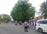 Semarak HUT RI ke-81, Jajaran Polsek Sumbawa Kawal Ketat Lomba Gerak Jalan Tingkat Pelajar